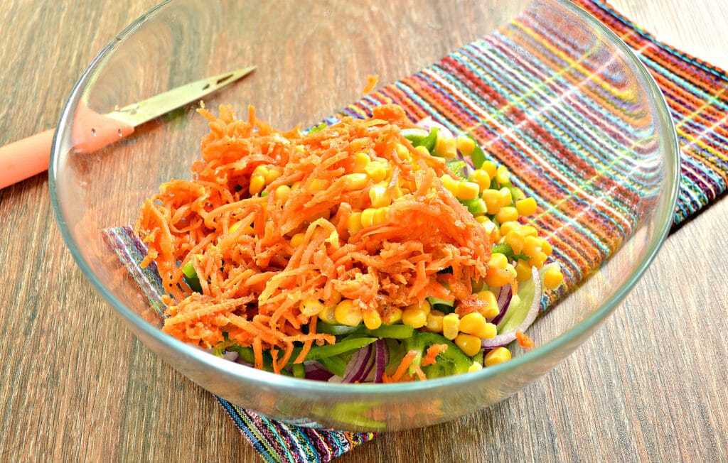 8 классических рецептов салата с копченой курицей и корейской морковью: самые вкусные