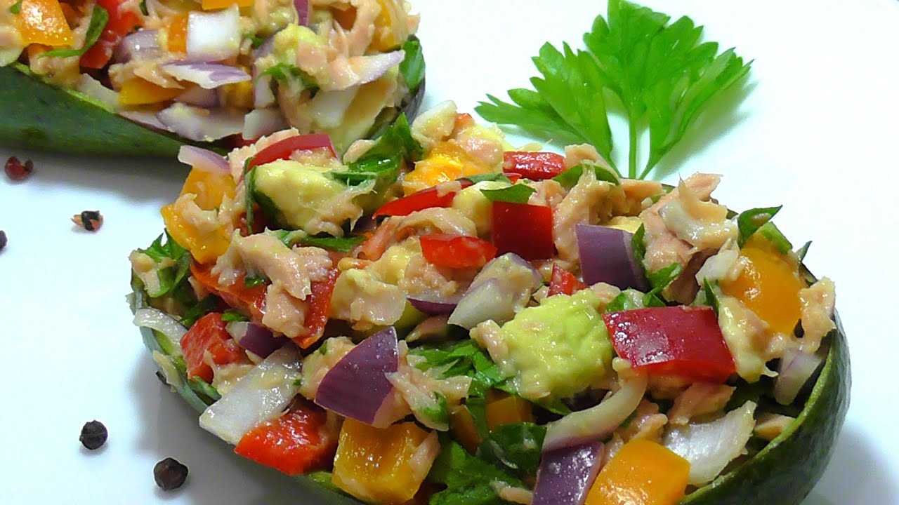 12 классических рецептом салата с консервированным тунцом 2021: готовим пошагово с фотографиями