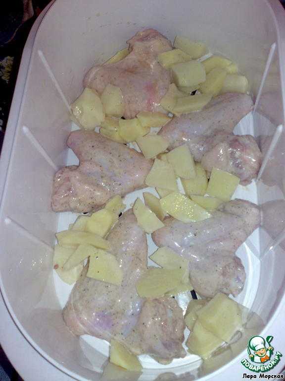Курица с картошкой в духовке - 8 самых вкусных рецептов