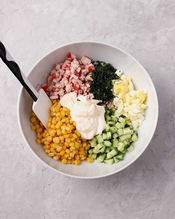 Салат из крабовых палочек: очень вкусные рецепты салатов с крабовыми палочками и кукурузой