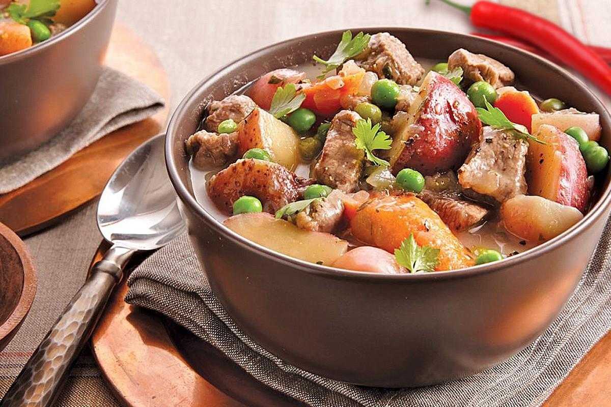 Гуляш из свинины с подливкой: самые вкусные рецепты мягкого и сочного мяса