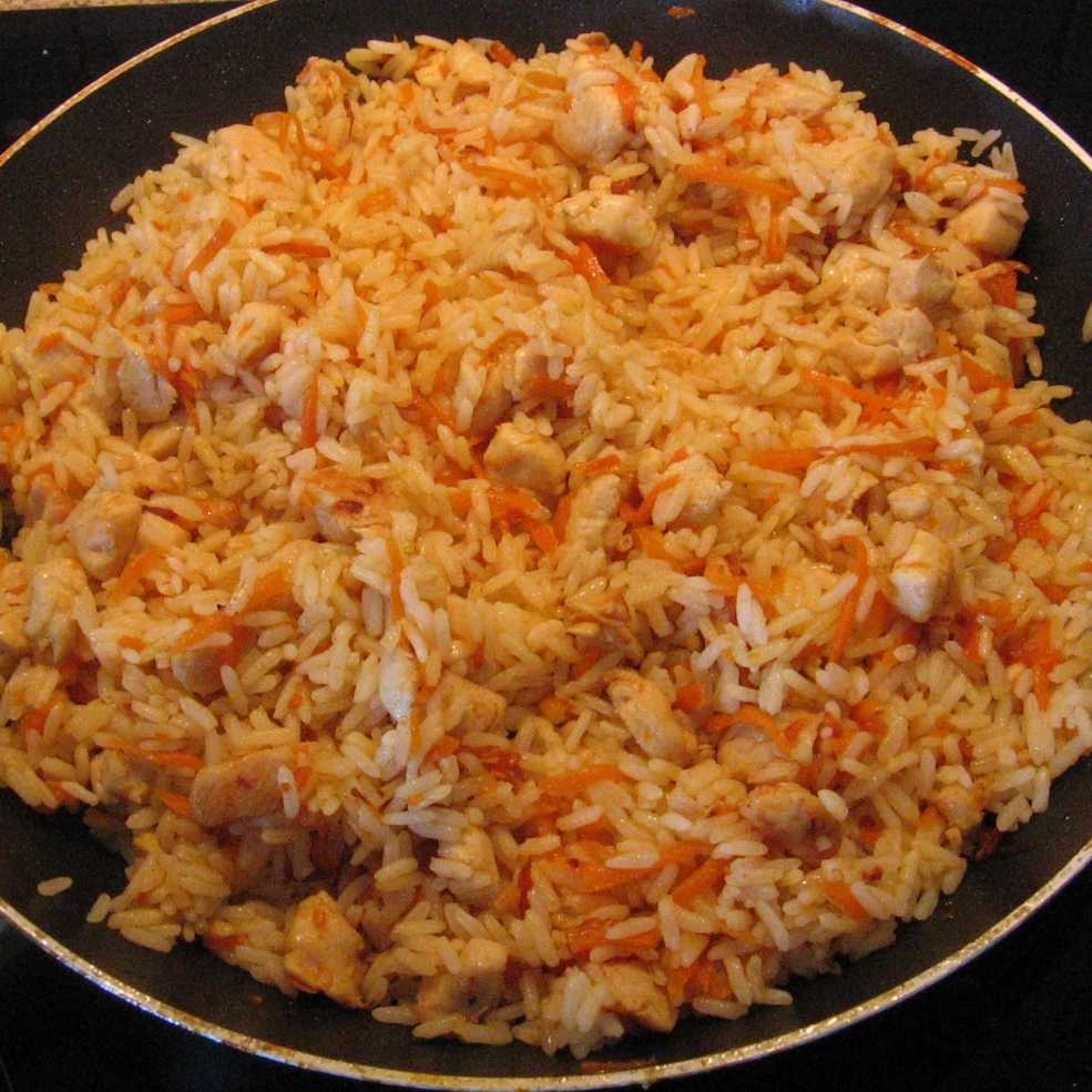 Плов по-узбекски с курицей в казане с рассыпчатым рисом - 2 вкусных рецепта с фото и видео