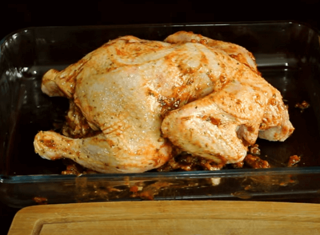 Курица на банке в духовке целиком: 7 пошаговых рецептов с фото