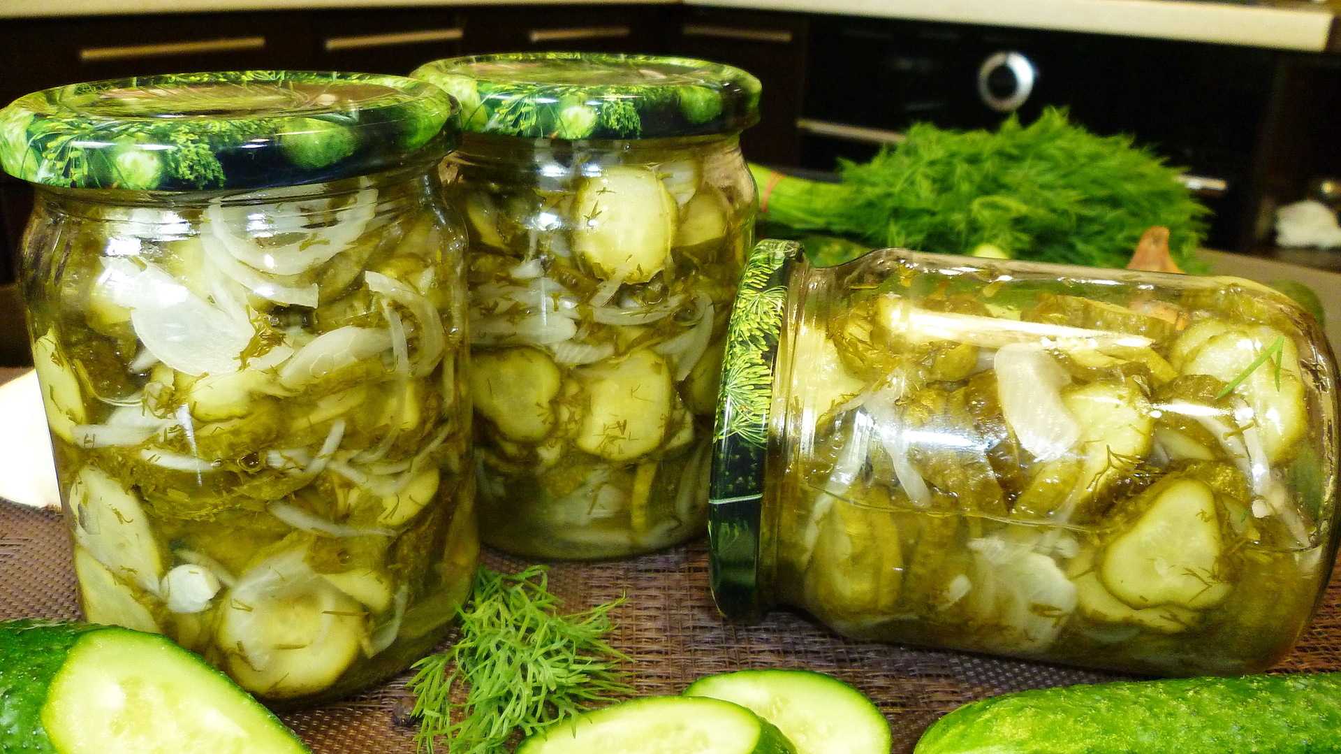 Салат из свежих огурцов на зиму пальчики оближешь: 14 рецептов салата из переросших, резаных кружочками и тертых огурцов для зимы