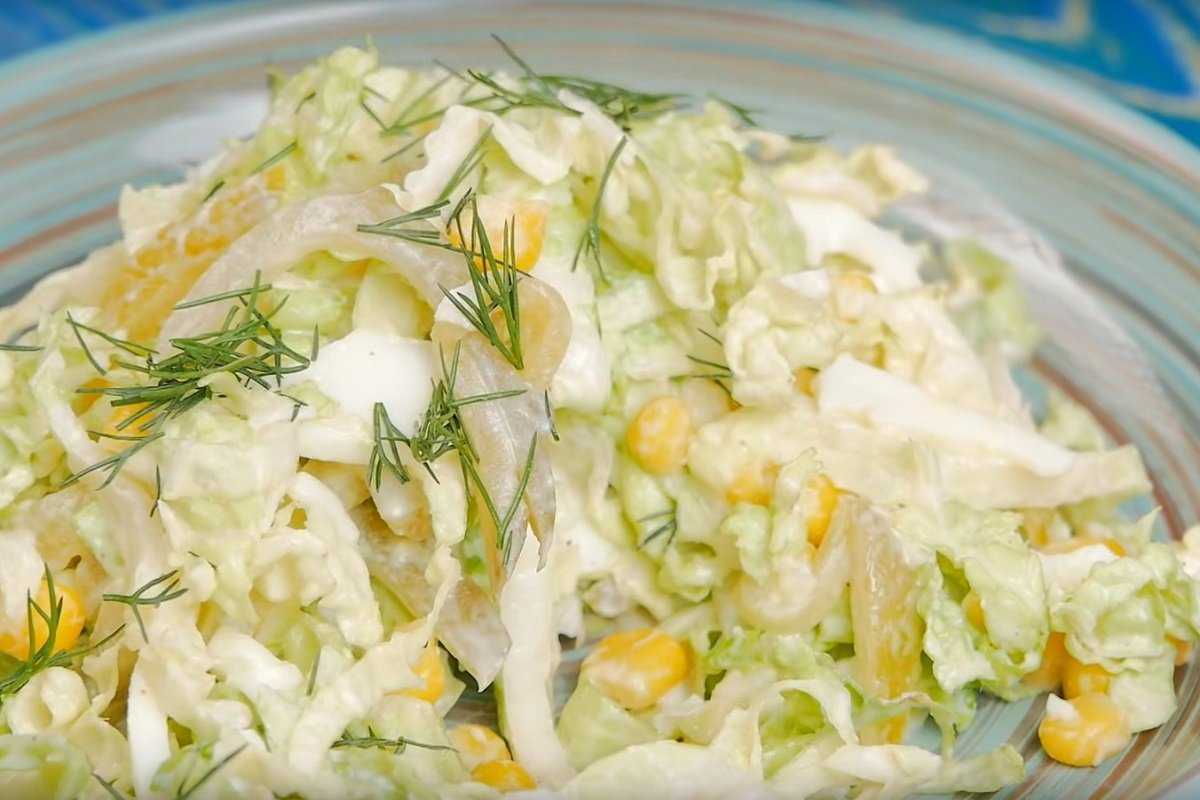 Весенний салат из капусты с огурцом, как приготовить вкусно и быстро