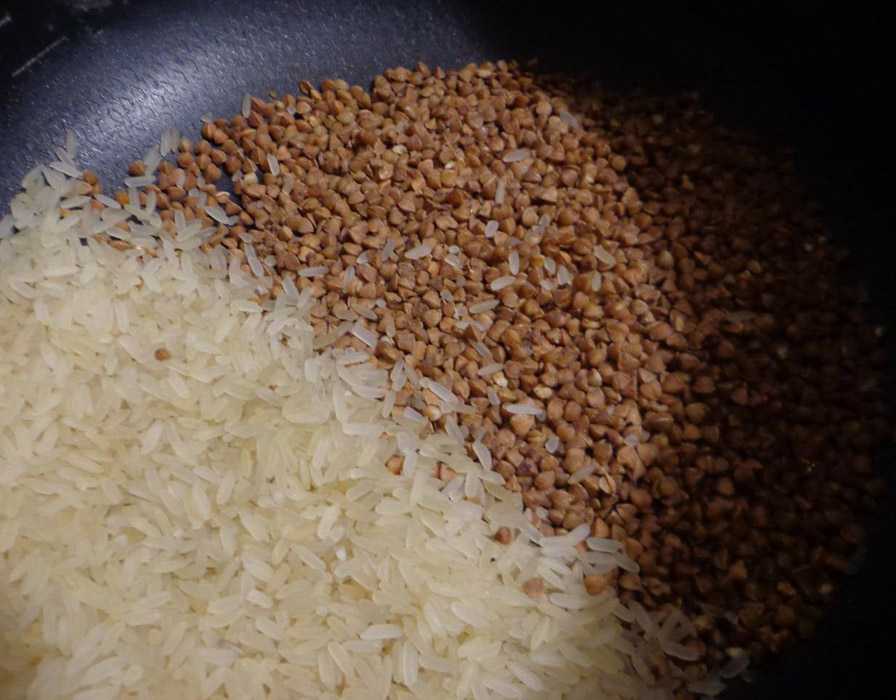 Каша рис с гречкой. Рис и гречка. Крупы гречка рис. Гречка с рисом вместе.