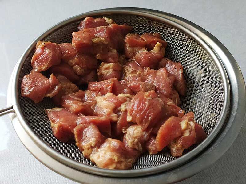 Свинина в соевом соусе – 7 рецептов приготовления на сковороде, в духовке и в мультиварке