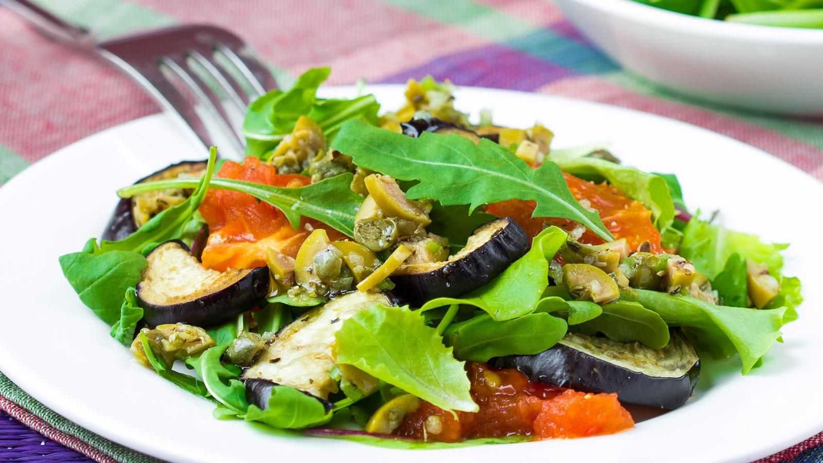 Вкуснотища из баклажанов на каждый день — 15+ лучших салатов