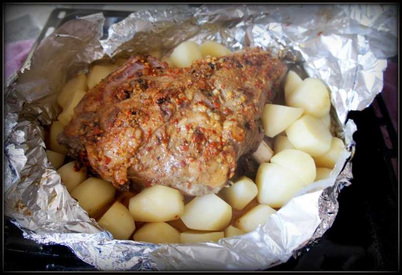Отличные рецепты свиных ребрышек с картошкой в духовке — вкусно, сочно, просто