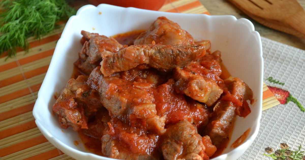 Гуляш из свинины с подливой: рецепты и секреты опытных поваров