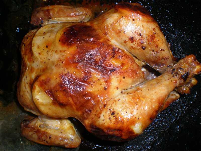 Как приготовить Курица целиком в аджике запечённая в духовке с использованием: курица,аджика,майонез,соль Предлагаю вашему вниманию рецепт запеченной в духовке курицы в аджике Запечённая по этому рецепту курица получается очень вкусной и сочной