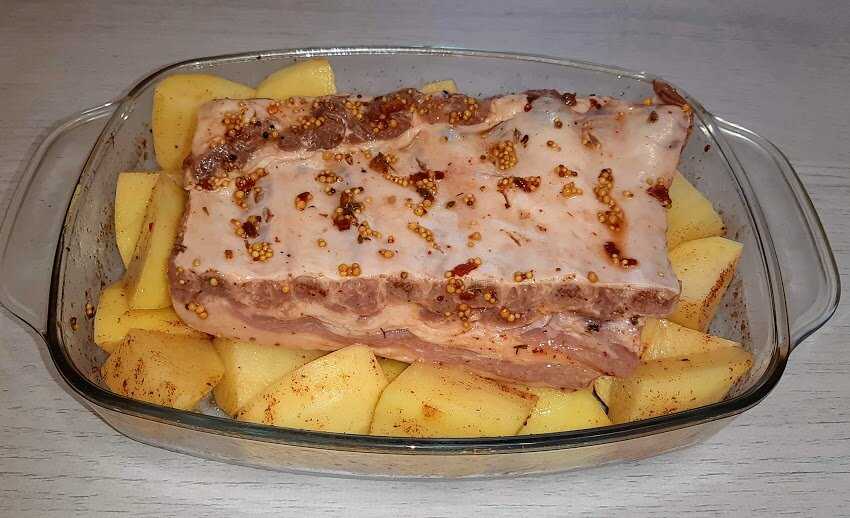 Мясо по-французски из свинины: 7 рецептов приготовления с картошкой в духовке