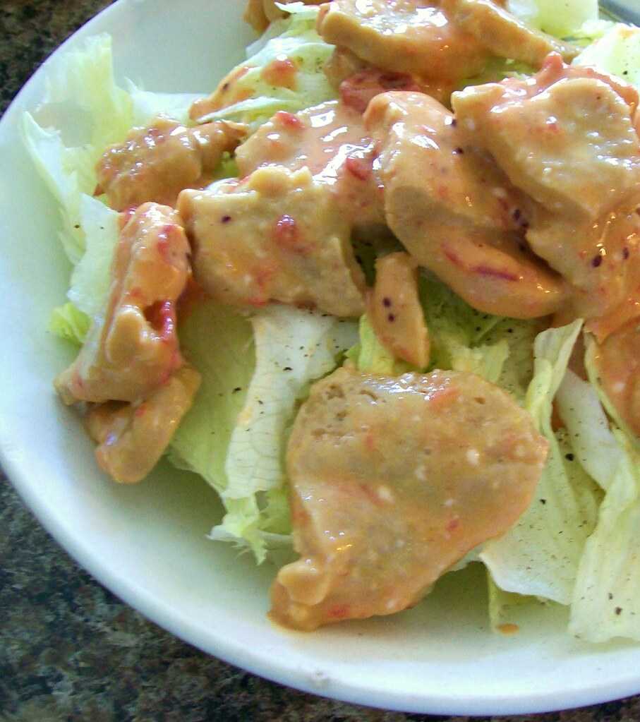 20 простых салатов с курицей, которые разнообразят твое меню