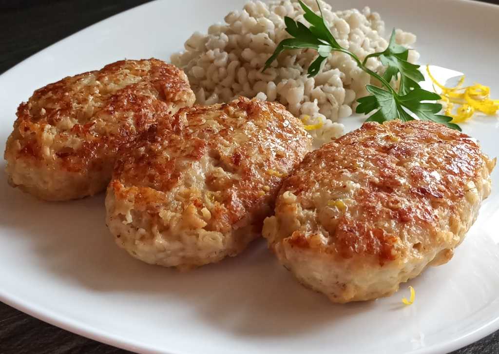 Котлеты из куриного фарша в духовке классический пошаговый рецепт с фото быстро и просто от натальи кондрашовой и алены каменевой
